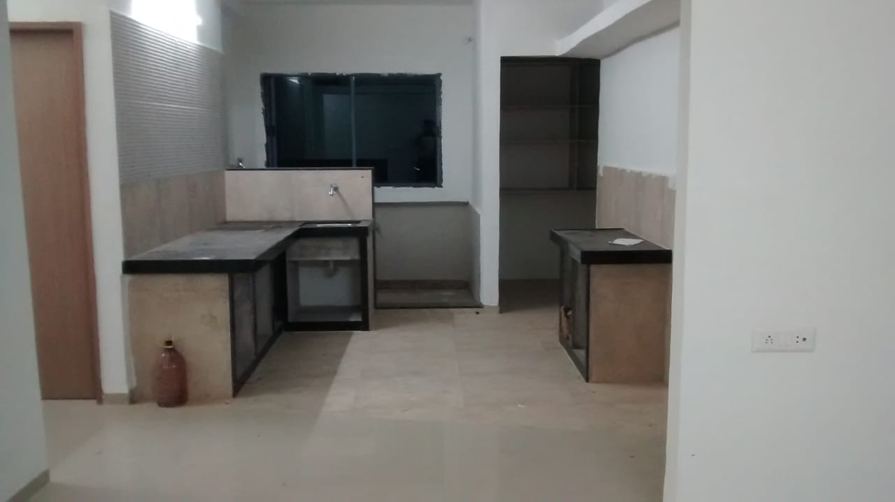 2 bhk unfurnished flat near Sardar Park