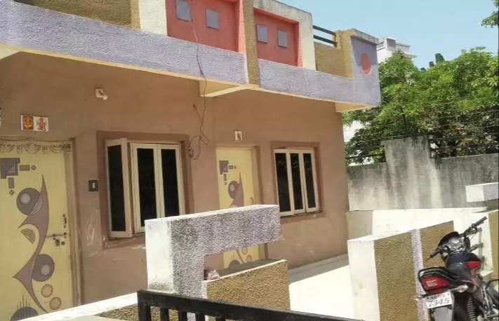 4 bhk semi furnished Bungalow at Valiya Road